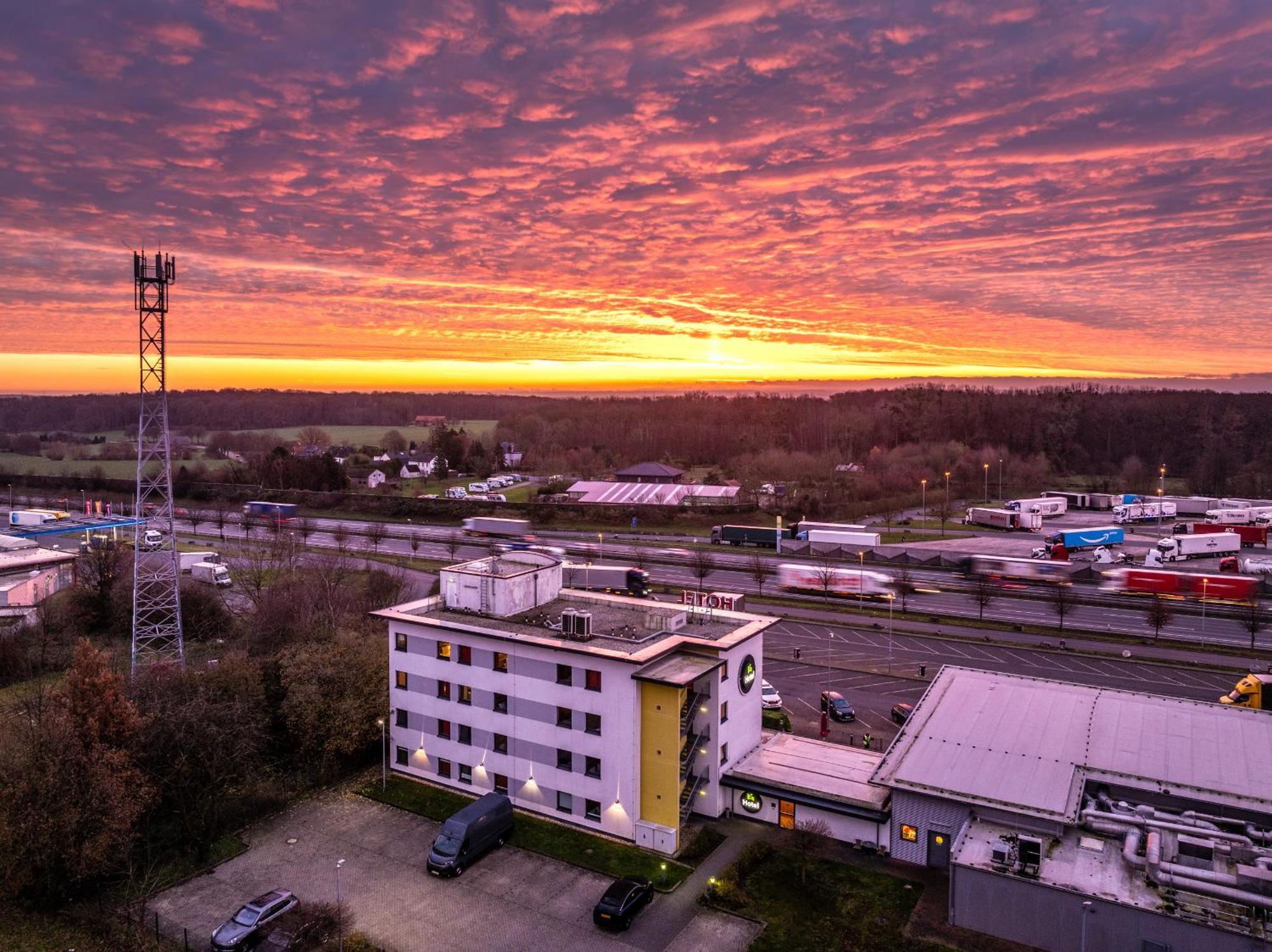 Hotel Rhynern Nord ハム エクステリア 写真